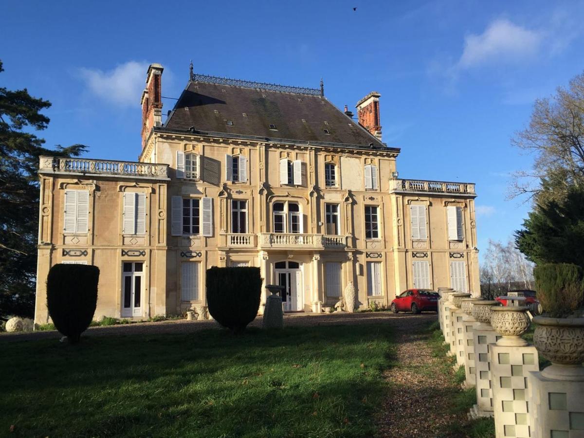 Chateau Nevers Panzió Varennes-Vauzelles Kültér fotó