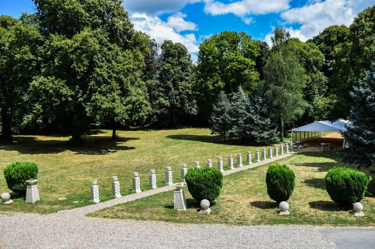 Chateau Nevers Panzió Varennes-Vauzelles Kültér fotó